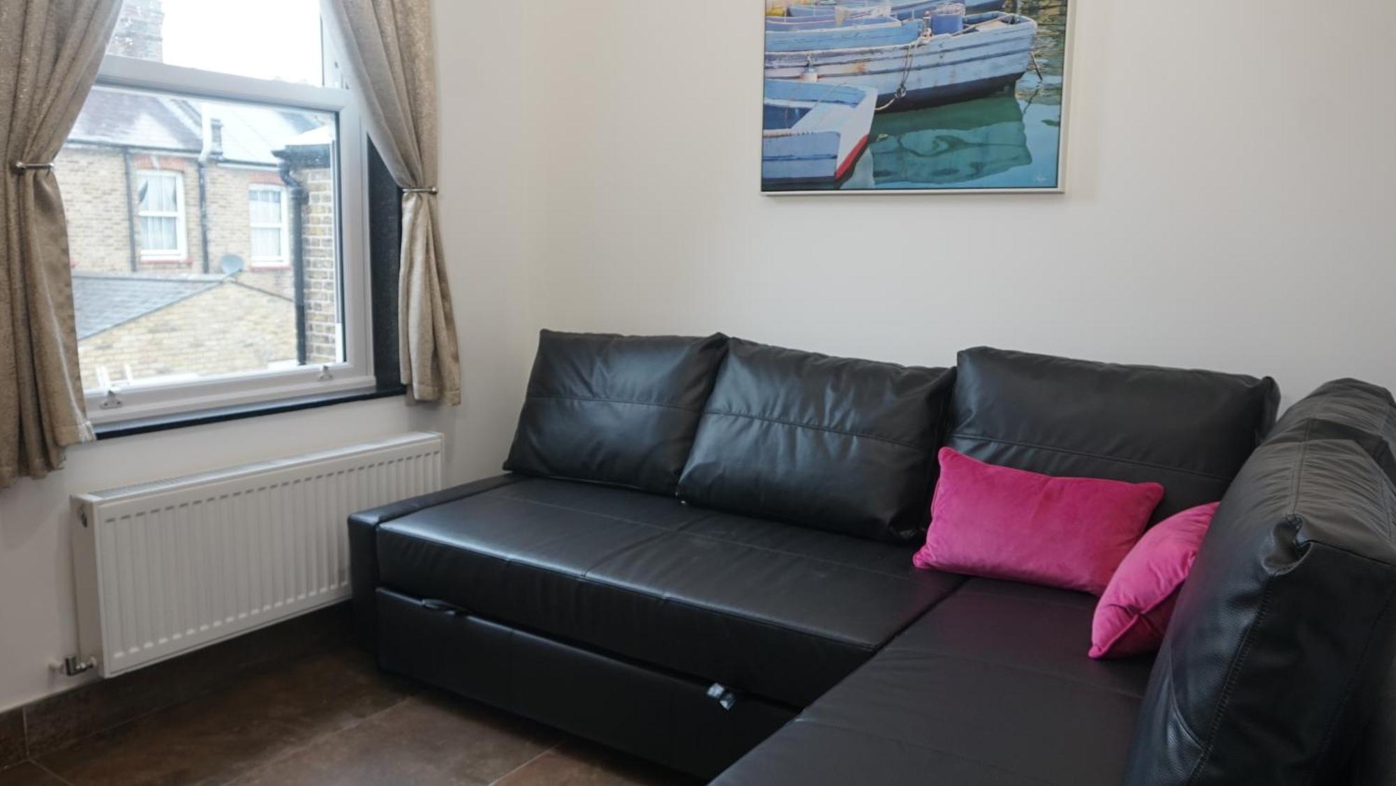 Beautiful London Home Sleeps 6, 2 Minutes To Metro מראה חיצוני תמונה