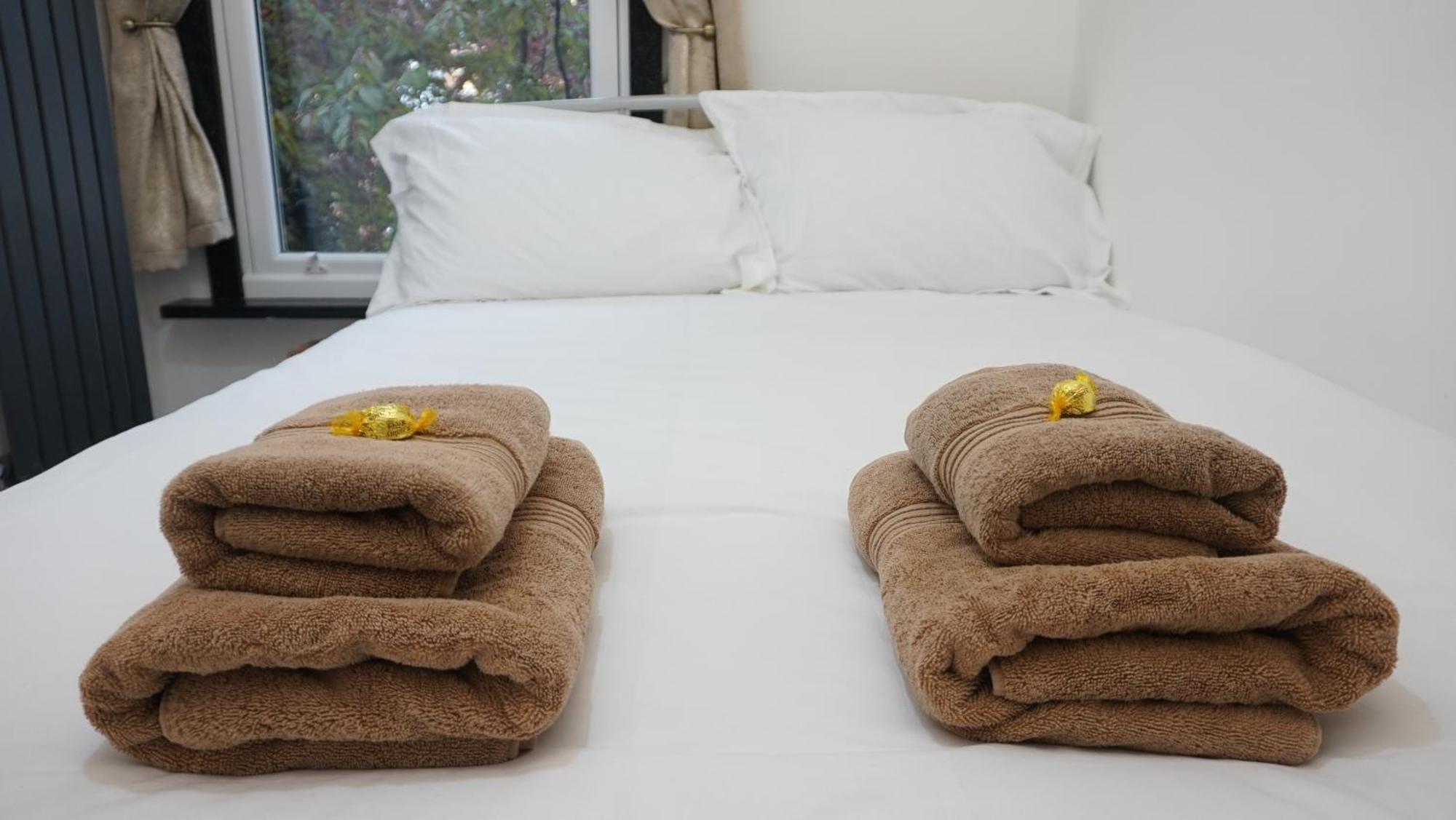 Beautiful London Home Sleeps 6, 2 Minutes To Metro מראה חיצוני תמונה